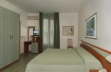 Park Cinquale Szálloda 3*